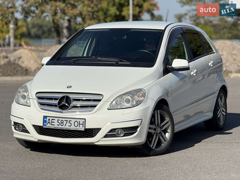 Mercedes-Benz B-Class 2011