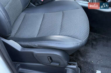 Хэтчбек Mercedes-Benz B-Class 2011 в 