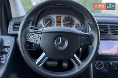 Хэтчбек Mercedes-Benz B-Class 2011 в 