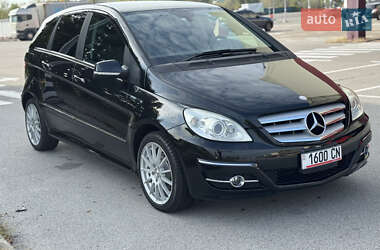 Хэтчбек Mercedes-Benz B-Class 2010 в 