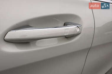 Хэтчбек Mercedes-Benz B-Class 2015 в 