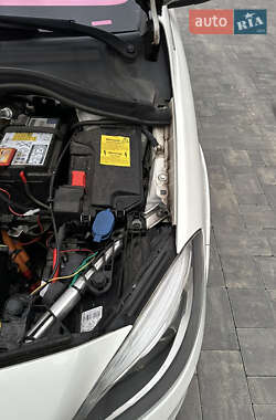 Хэтчбек Mercedes-Benz B-Class 2015 в 