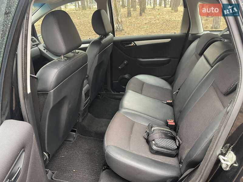 Хетчбек Mercedes-Benz B-Class 2006 в Києві фото 20 Хетчбек Mercedes-Benz B-Class 2006 в Києві