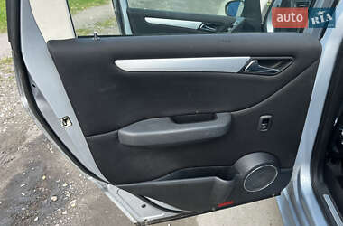 Хэтчбек Mercedes-Benz B-Class 2005 в 
