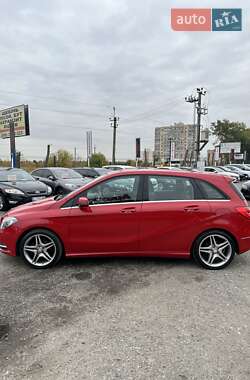 Хэтчбек Mercedes-Benz B-Class 2013 в 