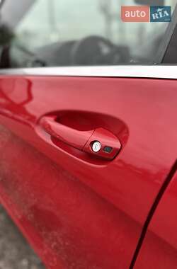Хэтчбек Mercedes-Benz B-Class 2013 в 