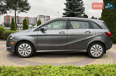 Хэтчбек Mercedes-Benz B-Class 2017 в 