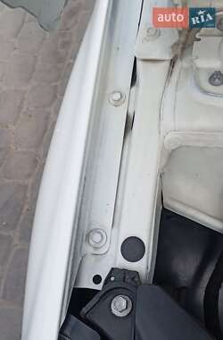 Хэтчбек Mercedes-Benz B-Class 2010 в 