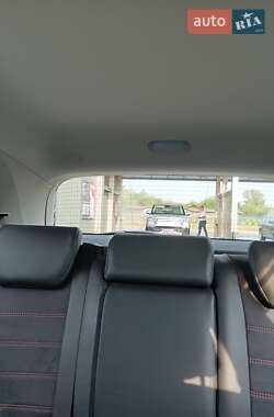 Хэтчбек Mercedes-Benz B-Class 2010 в 