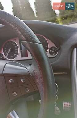 Хэтчбек Mercedes-Benz B-Class 2010 в 