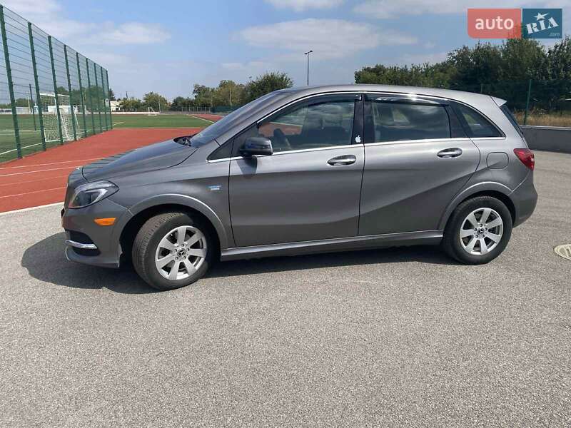 Хэтчбек Mercedes-Benz B-Class 2017 в Магдалиновке