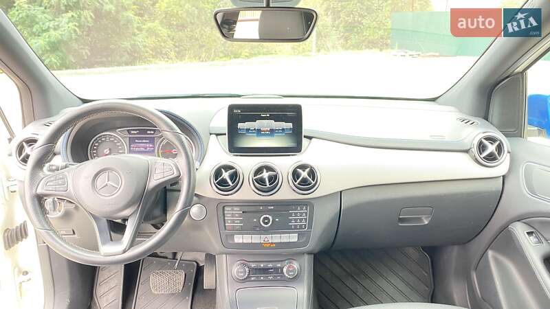 Хэтчбек Mercedes-Benz B-Class 2016 в Киеве
