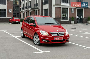 Хэтчбек Mercedes-Benz B-Class 2010 в 