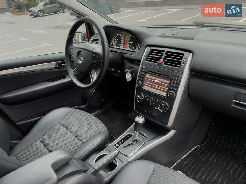 Хетчбек Mercedes-Benz B-Class 2010 в Києві фото 41 Хетчбек Mercedes-Benz B-Class 2010 в Києві