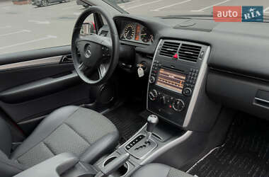 Хэтчбек Mercedes-Benz B-Class 2010 в 