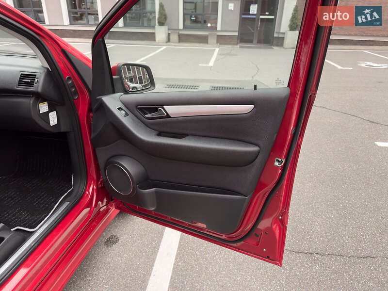 Хетчбек Mercedes-Benz B-Class 2010 в Києві фото 43 Хетчбек Mercedes-Benz B-Class 2010 в Києві