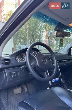 Хэтчбек Mercedes-Benz B-Class 2005 в 