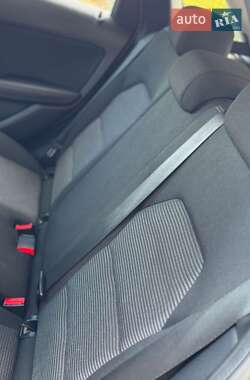 Хетчбек Mercedes-Benz B-Class 2015 в 