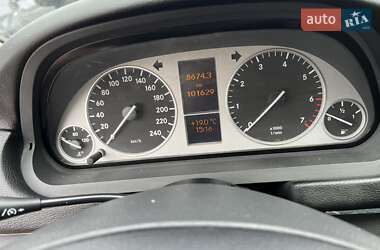 Хэтчбек Mercedes-Benz B-Class 2010 в 