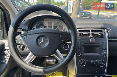 Хэтчбек Mercedes-Benz B-Class 2009 в 