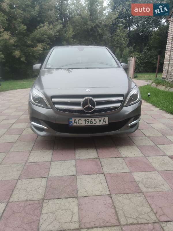 Хетчбек Mercedes-Benz B-Class 2015 в Луцьку фото 3 Хетчбек Mercedes-Benz B-Class 2015 в Луцьку