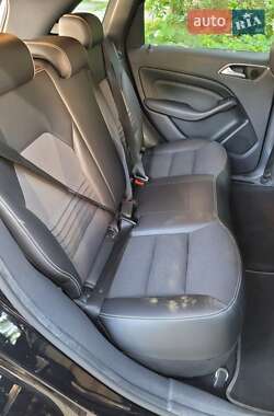 Хэтчбек Mercedes-Benz B-Class 2014 в 