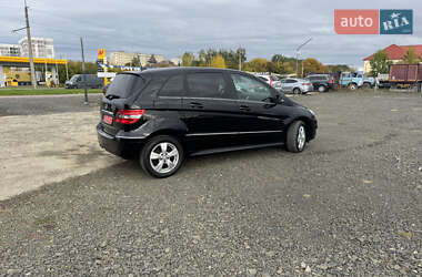 Хэтчбек Mercedes-Benz B-Class 2010 в 