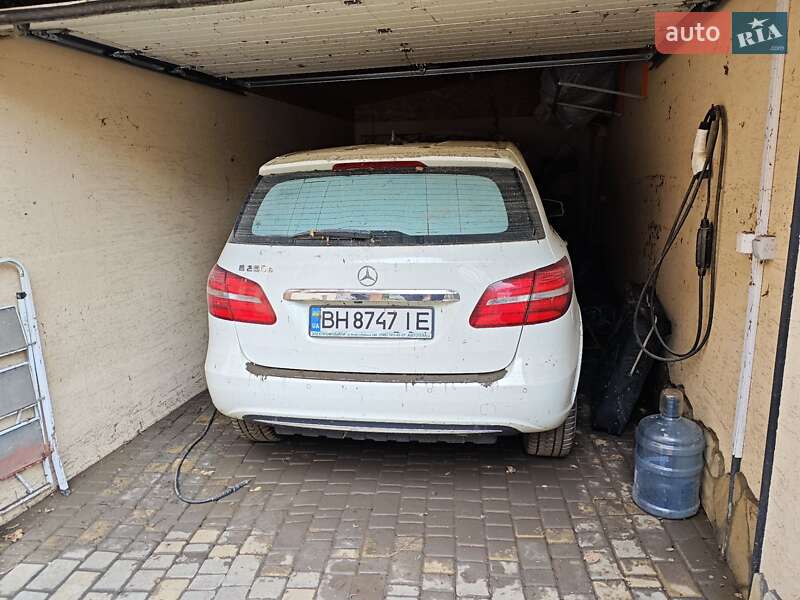 Mercedes-Benz B-Class 2017