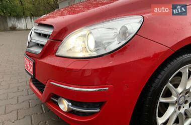 Хэтчбек Mercedes-Benz B-Class 2010 в 