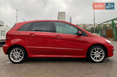 Хэтчбек Mercedes-Benz B-Class 2010 в 