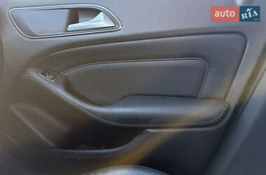 Хэтчбек Mercedes-Benz B-Class 2015 в 