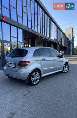 Хэтчбек Mercedes-Benz B-Class 2008 в 