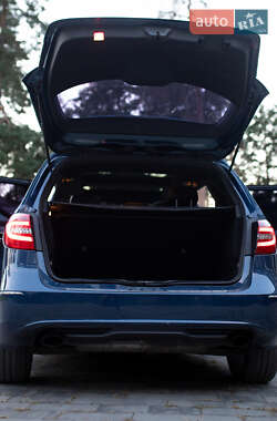Хэтчбек Mercedes-Benz B-Class 2013 в 