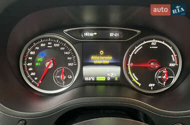 Хэтчбек Mercedes-Benz B-Class 2015 в 