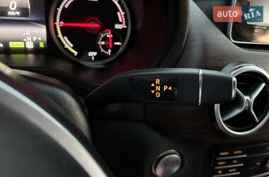 Хэтчбек Mercedes-Benz B-Class 2015 в 