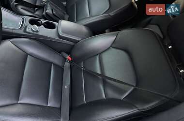 Хэтчбек Mercedes-Benz B-Class 2015 в 