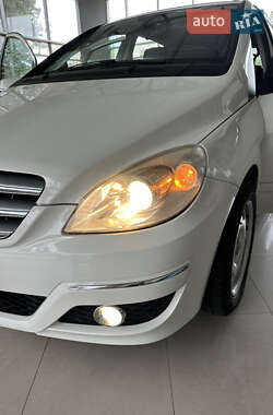 Хэтчбек Mercedes-Benz B-Class 2010 в 