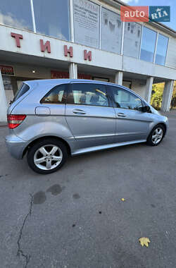 Хэтчбек Mercedes-Benz B-Class 2005 в 