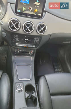 Хэтчбек Mercedes-Benz B-Class 2016 в 