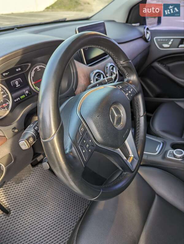 Хетчбек Mercedes-Benz B-Class 2014 в Києві фото 12 Хетчбек Mercedes-Benz B-Class 2014 в Києві