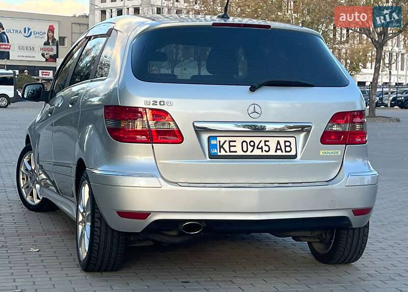 Хетчбек Mercedes-Benz B-Class 2010 в Дніпрі фото 6 Хетчбек Mercedes-Benz B-Class 2010 в Дніпрі
