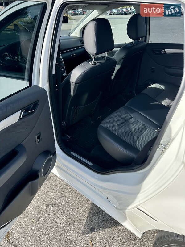 Хэтчбек Mercedes-Benz B-Class 2010 в Киеве