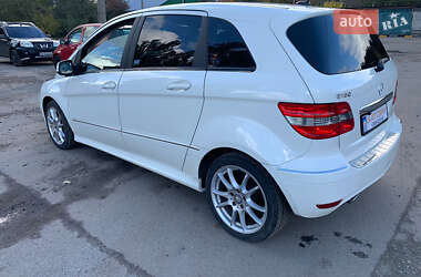 Хетчбек Mercedes-Benz B-Class 2010 в 