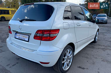 Хетчбек Mercedes-Benz B-Class 2010 в 