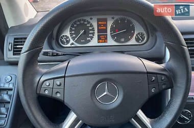 Хетчбек Mercedes-Benz B-Class 2010 в 
