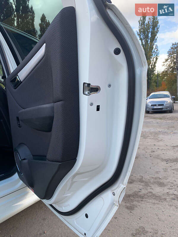 Хетчбек Mercedes-Benz B-Class 2010 в Києві