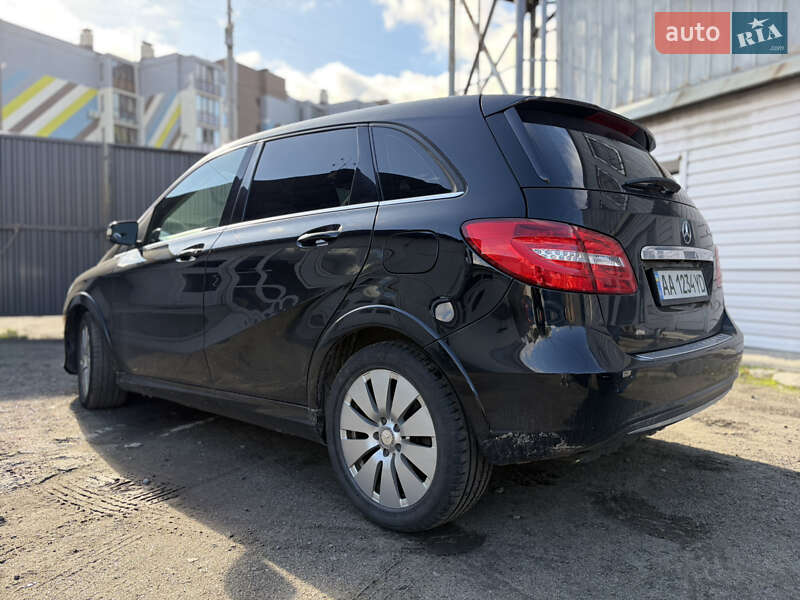 Хэтчбек Mercedes-Benz B-Class 2014 в Киеве