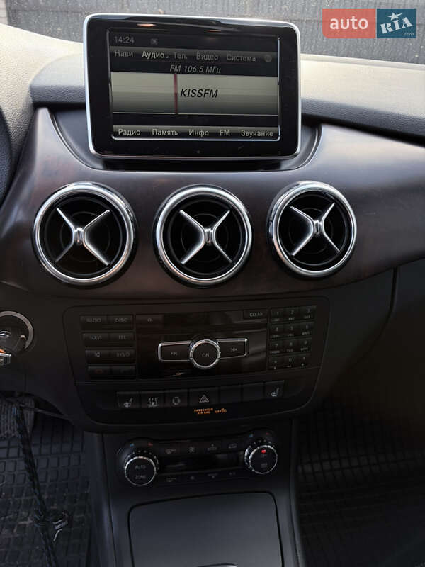 Хэтчбек Mercedes-Benz B-Class 2014 в Киеве