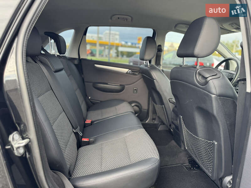 Хэтчбек Mercedes-Benz B-Class 2010 в Луцке фото 26 Хэтчбек Mercedes-Benz B-Class 2010 в Луцке