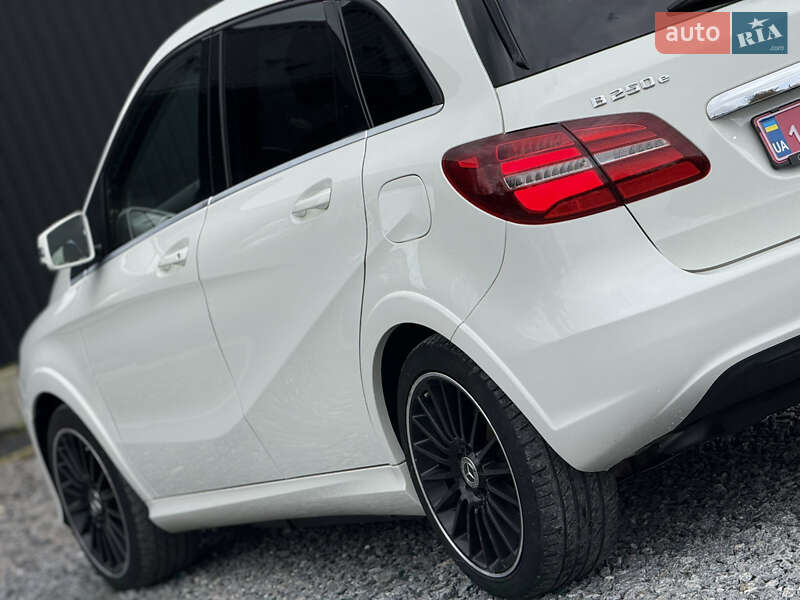 Хэтчбек Mercedes-Benz B-Class 2016 в Дрогобыче